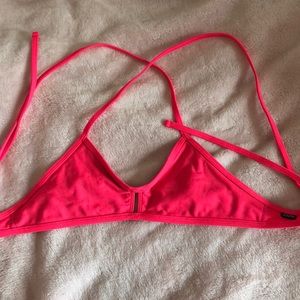 Jolyn hot pink vent top, size M